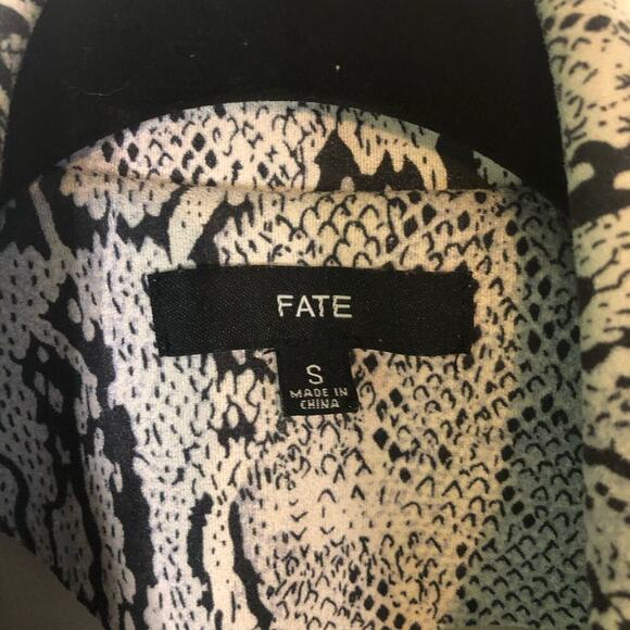 Fate Faux Snakeskin Moto Jacket Gray Ivory Black Very Soft Full Zip Size Small - Picture 3 of 9